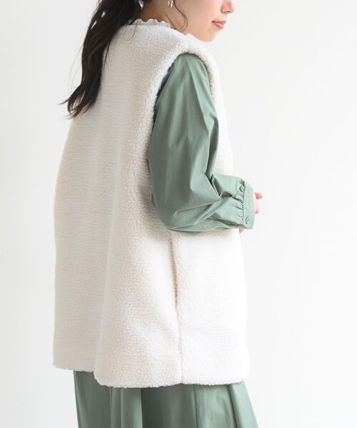 rps(アールピーエス)の「ボアロングベスト(ベスト・レディース・チャコールグレー/ベージュ/アイボリー・フリー)」の11枚目の写真