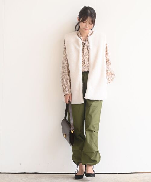 rps(アールピーエス)の「ボアロングベスト(ベスト・レディース・チャコールグレー/ベージュ/アイボリー・フリー)」の12枚目の写真