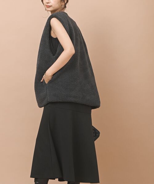 rps(アールピーエス)の「ボアロングベスト(ベスト・レディース・チャコールグレー/ベージュ/アイボリー・フリー)」の17枚目の写真