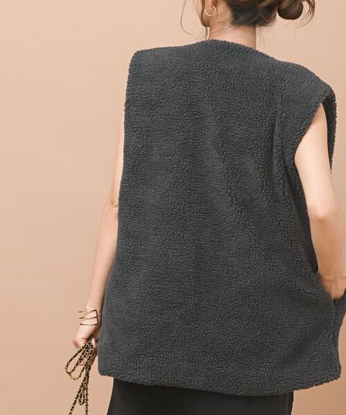 rps(アールピーエス)の「ボアロングベスト(ベスト・レディース・チャコールグレー/ベージュ/アイボリー・フリー)」の20枚目の写真