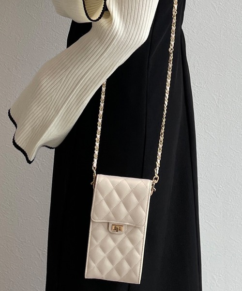 w closet(ダブルクローゼット)の「キルティングミニショルダーバッグ(ショルダーバッグ・レディース・アイボリー/ブラック/サックスブルー・FREE)」の2枚目の写真