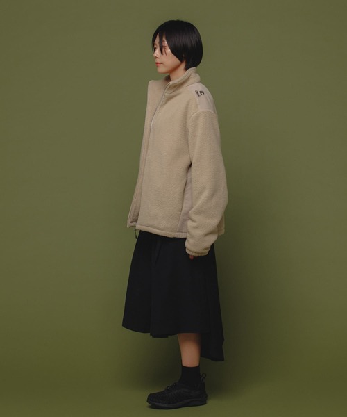 Uiscel(ユイセル)の「Uiscel 4WAYストレッチボリュームマキシスカート(スカート・レディース・ブラック/モカ・ONE)」の6枚目の写真