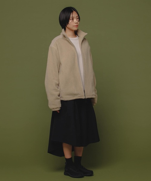 Uiscel(ユイセル)の「Uiscel 4WAYストレッチボリュームマキシスカート(スカート・レディース・ブラック/モカ・ONE)」の10枚目の写真