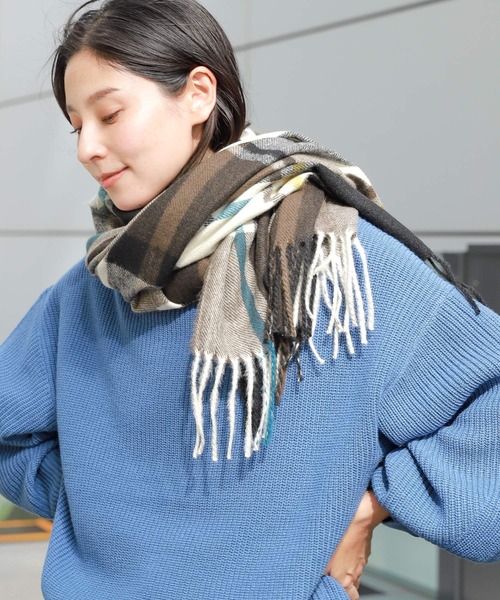 LEPSIM（レプシィム）の「洗えるチェックストール　294846（ストール/ショール・レディース・ライトグレー/ベージュ/オフホワイト/ピンク/イエロー/ブルー・ONE SIZE）」の4枚目の写真
