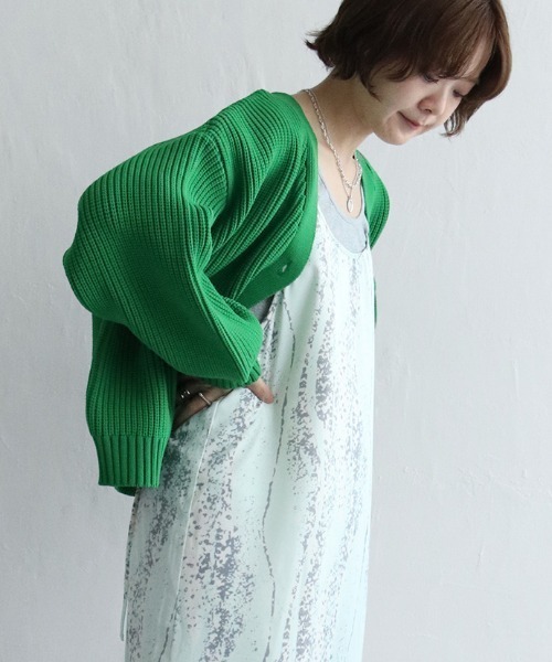 notch.（ノッチ）の「片畦Vネックカーディガン（カーディガン/ボレロ・レディース・グリーン/ピンク/オレンジ/ブラック/オフホワイト/ブルー・M）」の4枚目の写真