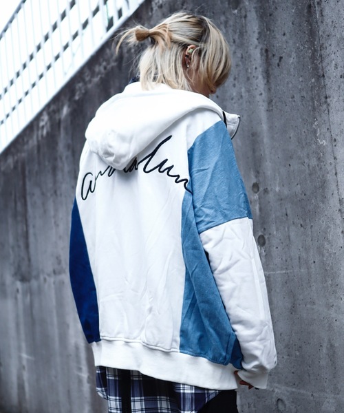 AFYF(エーエフワイエフ)の「AFYF VANDALISMDENIM MIX PARKA/ミックスパーカー(パーカー・メンズ・ブラック/ホワイト・FREE)」の2枚目の写真