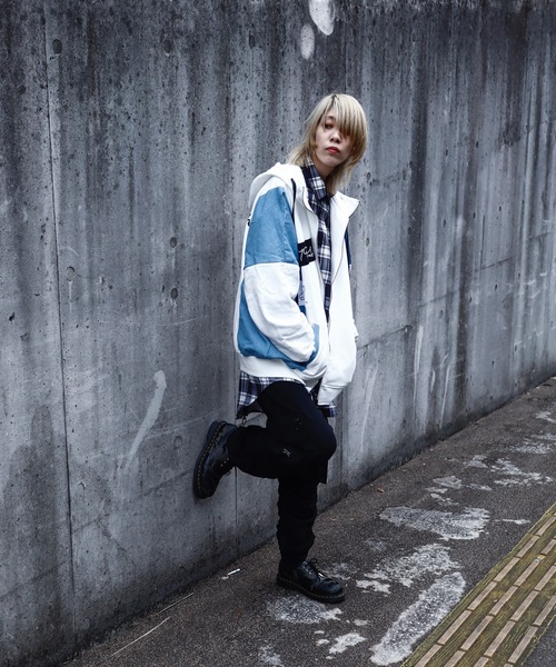 AFYF(エーエフワイエフ)の「AFYF VANDALISMDENIM MIX PARKA/ミックスパーカー(パーカー・メンズ・ブラック/ホワイト・FREE)」の21枚目の写真