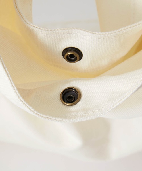 MONO-MART(モノマート)の「【retock's】ニュースペーパーバッグ ヴィンテージライクゴールドDカン付 ビッグキャンバスショルダー(ショルダーバッグ・メンズ・ブラック/カーキ/ナチュラル/ネイビー/ピンク/ブラウン/アイボリー系/ベージュ・FREE)」の13枚目の写真