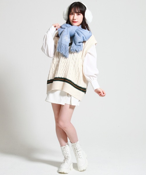 SPINNS（スピンズ）の「シャギー大判ストール（マフラー・レディース・ブラック/ブルー/ホワイト・ONESIZE）」の16枚目の写真