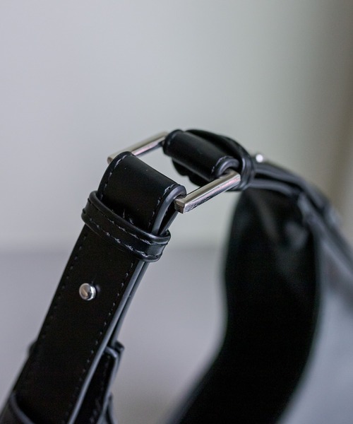 loti(ロティ)の「loti サークルベルトBAG(ショルダーバッグ・レディース・ブラック/ブラウン・FREE)」の6枚目の写真