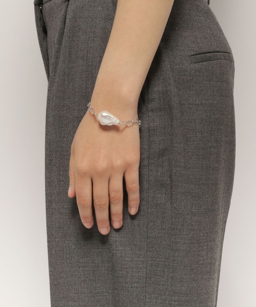 PAS TIERRA(パティエラ)の「【HERE DITAS】IN A ROW Baroque Anklet(アンクレット・レディース・イエローゴールド・FREE)」の8枚目の写真