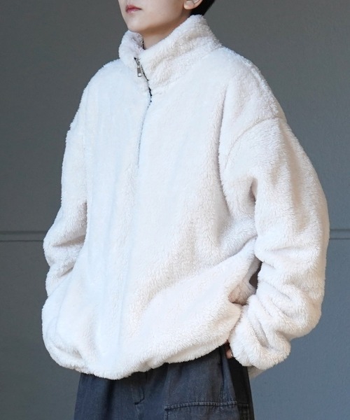 Confirm（コンファーム）の「ビッグシルエット シャギーボア ハーフジッププルオーバー【Confirm】（スウェット・メンズ・チャコールグレー/ベージュ/ナチュラル/ブラック・L/M）」の4枚目の写真