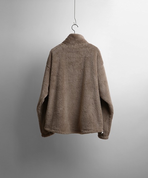 Confirm（コンファーム）の「ビッグシルエット シャギーボア ハーフジッププルオーバー【Confirm】（スウェット・メンズ・チャコールグレー/ベージュ/ナチュラル/ブラック・L/M）」の6枚目の写真