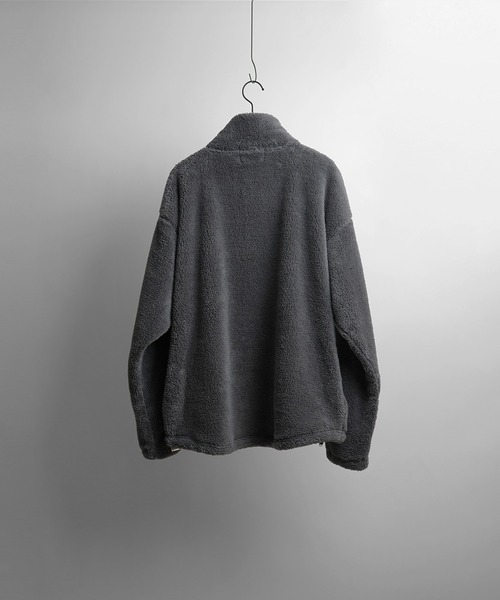 Confirm（コンファーム）の「ビッグシルエット シャギーボア ハーフジッププルオーバー【Confirm】（スウェット・メンズ・チャコールグレー/ベージュ/ナチュラル/ブラック・L/M）」の10枚目の写真