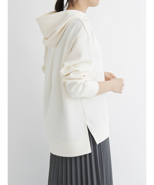 Samansa Mos2 blue(サマンサモスモスブルー)の「ダンボールニットパーカー(パーカー・レディース・サックスブルー/チャコール/キナリ・フリ-)」の18枚目の写真