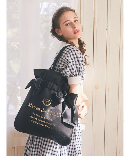 Maison de FLEUR（メゾンドフルール）の「ダブルリボンギャザートートバッグ（トートバッグ・レディース・ピンク/ネイビー/ブラック/ピンクベージュ・FREE）」の10枚目の写真