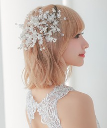 Tika（ティカ）の「ホワイトフラワーモチーフヘッドアクセサリー（その他ヘアアクセサリー）」
