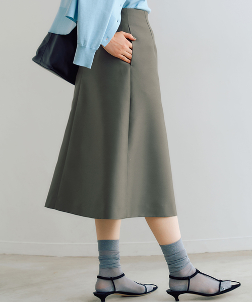 IENA(イエナ)の「サテンタックデザインスカート(スカート・レディース・オレンジ/カーキ/ブラック・40/34/36/38)」の15枚目の写真