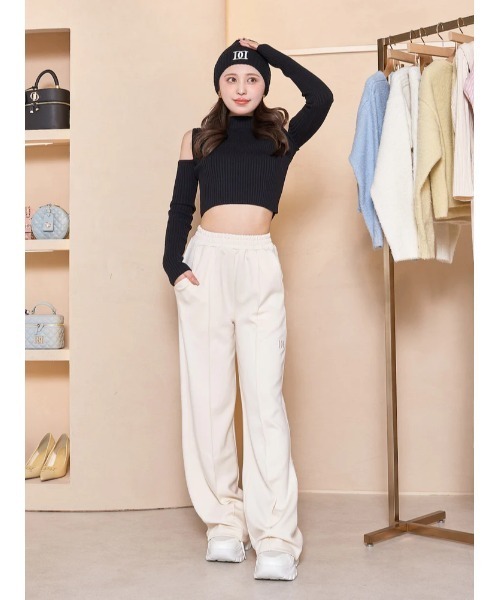 Darich(ダーリッチ)の「オープンショルダーショートニットトップス(ニット/セーター・レディース・ブラック/ピンク/アイボリー・FREE)」の12枚目の写真