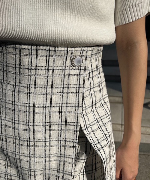 one after another NICE CLAUP（ワンアフターアナザーナイスクラップ）の「ビジューボタンスカパン（その他パンツ・レディース・ブラック/アイボリー/ブラック×ホワイト/ホワイト系その他・FREE）」の14枚目の写真