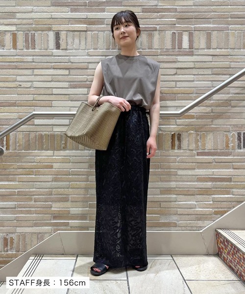 SALON adam et rope'(サロン アダム エ ロペ)の「【UVケア・接触冷感・洗濯耐久】PRIMA VEIL コットンノースリーブTシャツ(Tシャツ/カットソー・レディース・ホワイト/ブラック/カーキ・FREE)」の18枚目の写真