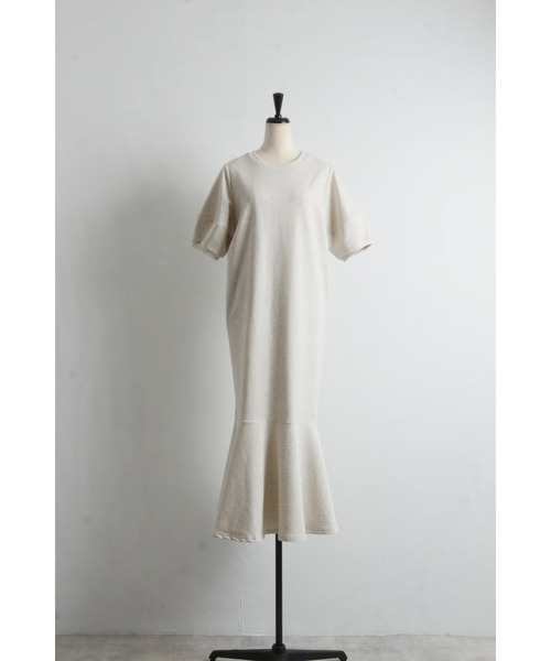 &. NOSTALGIA（アンドドットノスタルジア）の「【ZOZO限定】コクーンスリーブスウェットワンピース（ワンピース・レディース・オートミール/ブラック/ダークグレー・M）」の11枚目の写真