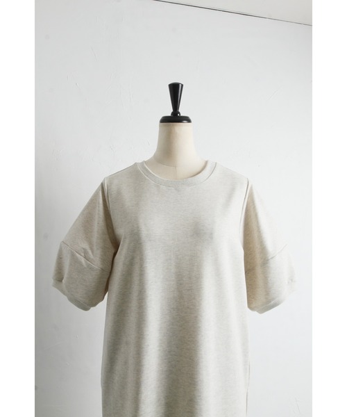 &. NOSTALGIA（アンドドットノスタルジア）の「【ZOZO限定】コクーンスリーブスウェットワンピース（ワンピース・レディース・オートミール/ブラック/ダークグレー・M）」の16枚目の写真