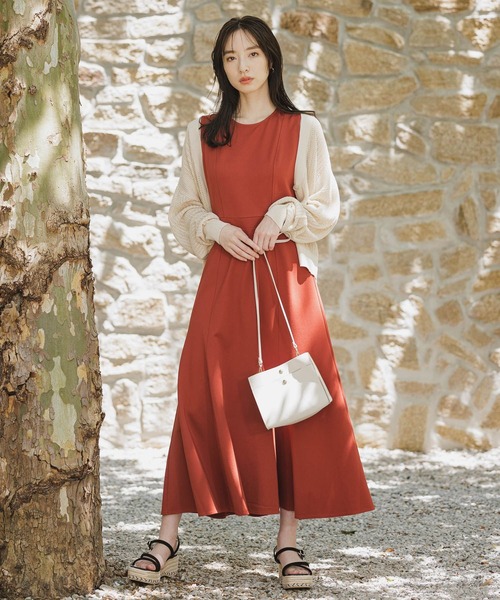 Andemiu（アンデミュウ）の「バックシャンカットワンピース960865