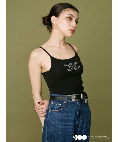 EVRIS(エヴリス)の「10周年記念【ワーナーコラボ】ロゴ刺繍ビスチェ(キャミソール・レディース・ホワイト/ブラック・FREE)」の4枚目の写真