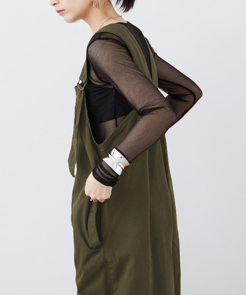 Fashion Letter(ファッションレター)の「大きいサイズ アシメサスペンダー サロペットパンツ(サロペット/オーバーオール・レディース・カーキ/ブラック/ベージュ・M~L/LL~3L/4L~5L)」の18枚目の写真