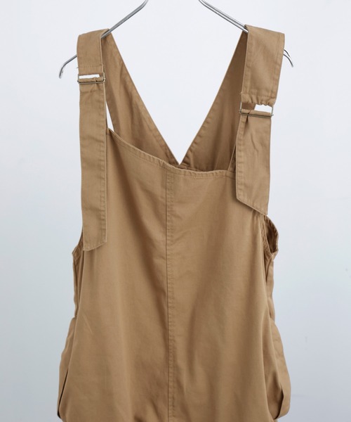 Fashion Letter(ファッションレター)の「大きいサイズ アシメサスペンダー サロペットパンツ(サロペット/オーバーオール・レディース・カーキ/ブラック/ベージュ・M~L/LL~3L/4L~5L)」の7枚目の写真