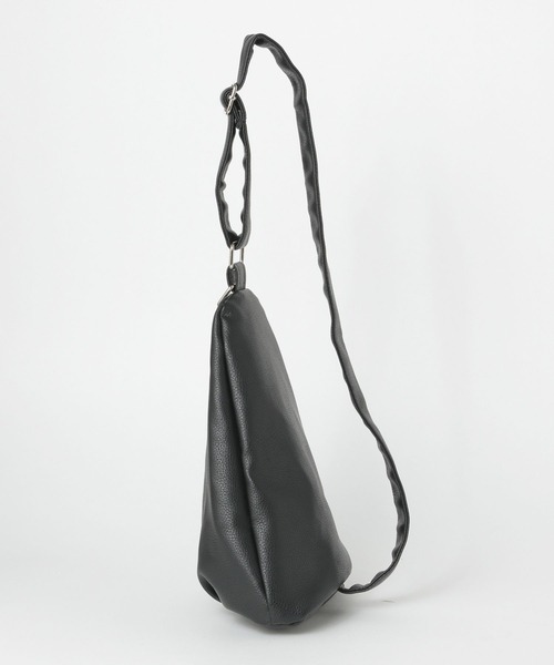 LAKOLE（ラコレ）の「2WAYタックボディバッグ / 965057（ボディバッグ/ウエストポーチ・レディース・ホワイト/ブラック/モカ・FREE）」の10枚目の写真