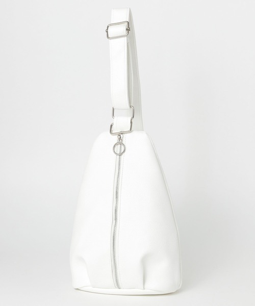 LAKOLE（ラコレ）の「2WAYタックボディバッグ / 965057（ボディバッグ/ウエストポーチ・レディース・ホワイト/ブラック/モカ・FREE）」の4枚目の写真