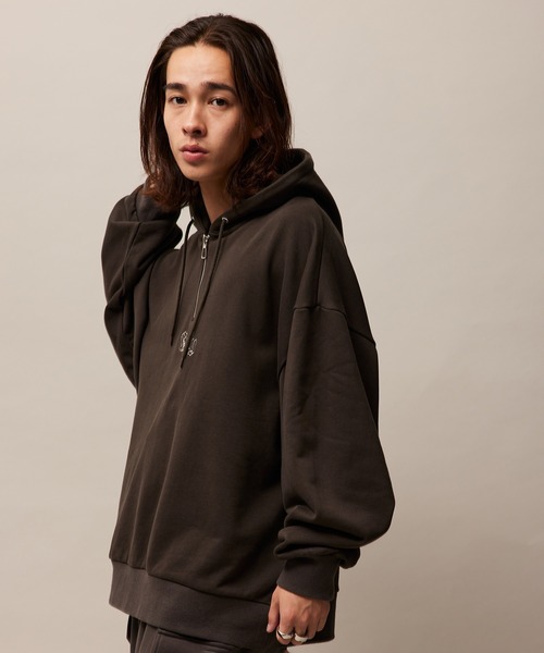 re_k by JUNRED（レクバイジュンレッド）の「re_k by JUNRED / アーチレタリングハーフジップパーカー（パーカー・メンズ・グリーン/チャコールグレー/ライトグレー・S/M/L）」の4枚目の写真