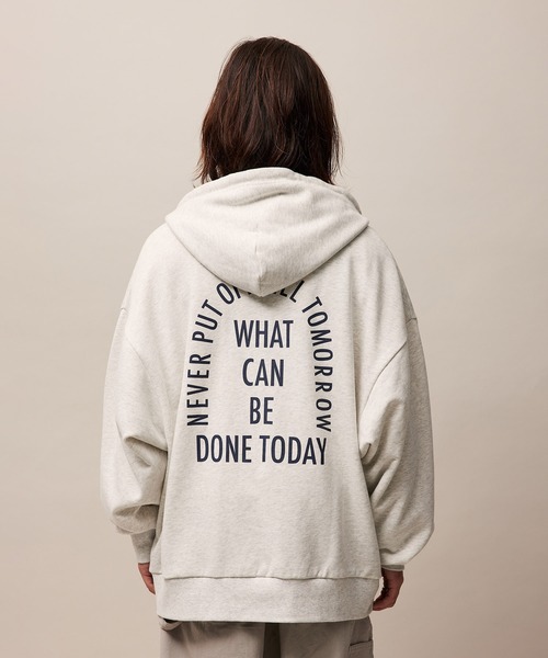 re_k by JUNRED（レクバイジュンレッド）の「re_k by JUNRED / アーチレタリングハーフジップパーカー（パーカー・メンズ・グリーン/チャコールグレー/ライトグレー・S/M/L）」の7枚目の写真