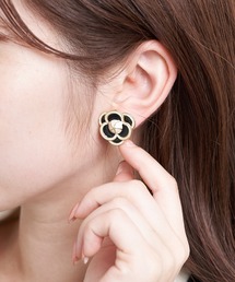 配色カメリアピアス