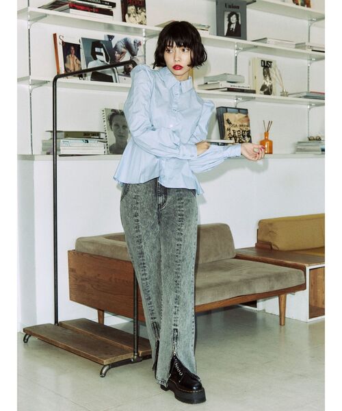 jouetie（ジュエティ）の「ペプラムフィットシャツ（シャツ/ブラウス・レディース・オフホワイト/ブルー/ブラック・MEDIUM）」の9枚目の写真