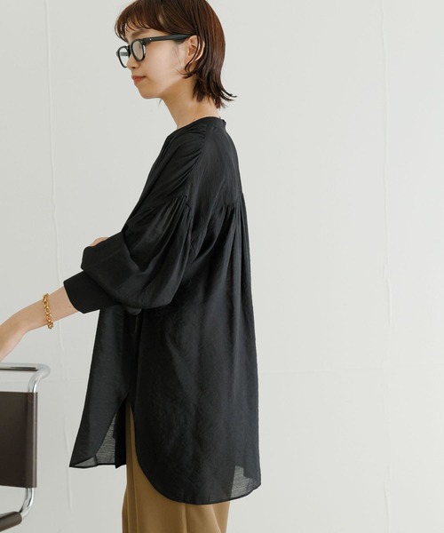 URBAN RESEARCH（アーバンリサーチ）の「シアーギャザーチュニックシャツ（シャツ/ブラウス・レディース・ブラック/オフホワイト/パープル系その他・FREE）」の17枚目の写真