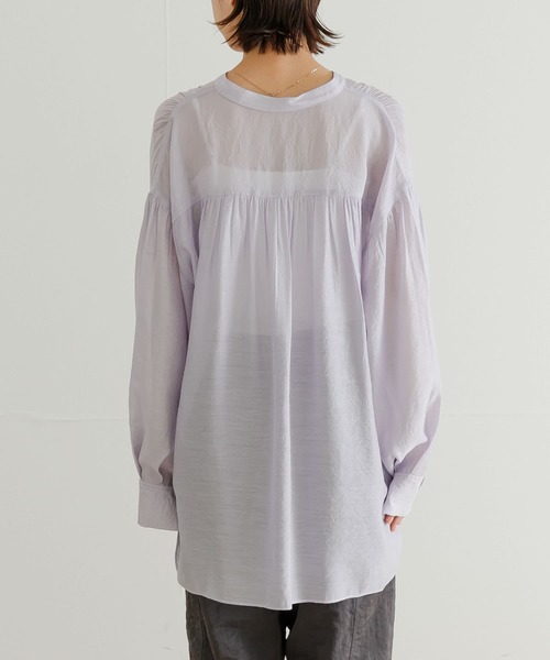 URBAN RESEARCH（アーバンリサーチ）の「シアーギャザーチュニックシャツ（シャツ/ブラウス・レディース・ブラック/オフホワイト/パープル系その他・FREE）」の4枚目の写真
