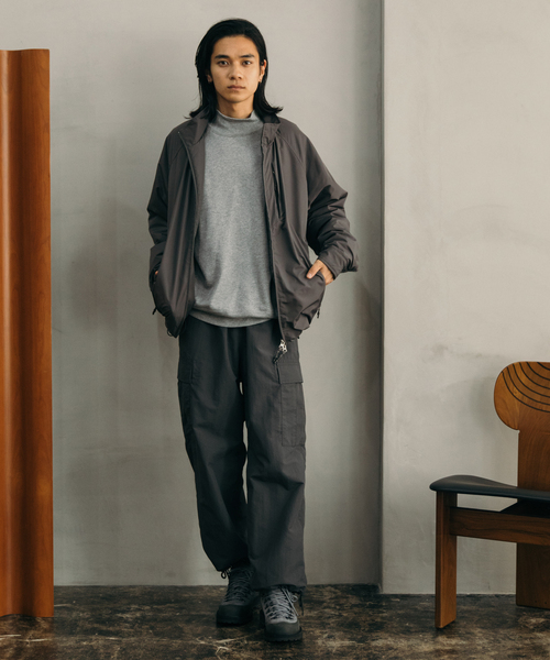 JOURNAL STANDARD(ジャーナルスタンダード)の「ハイカウントタフタ パデッドブルゾン(ナイロンジャケット・メンズ・ベージュ/ブラック/チャコールグレー・MEDIUM/LARGE)」の11枚目の写真