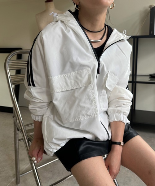 ULEULA(ウルア)の「ライン入りスポーティブルゾン(ブルゾン・レディース・ブラック/ホワイト・FREE)」の2枚目の写真
