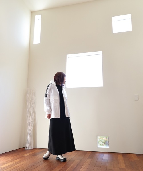 ULEULA(ウルア)の「ライン入りスポーティブルゾン(ブルゾン・レディース・ブラック/ホワイト・FREE)」の20枚目の写真