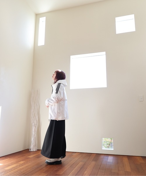 ULEULA(ウルア)の「ライン入りスポーティブルゾン(ブルゾン・レディース・ブラック/ホワイト・FREE)」の21枚目の写真