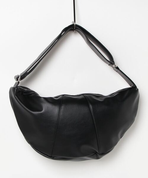 MAISON BREEZE（メゾンブリーズ）の「【MAISON BREEZE】ベルトショルダーPUレザー ボディバッグ クロワッサンバッグ KNF036（ショルダーバッグ・レディース・ブラック/アイボリー・FREE）」の5枚目の写真