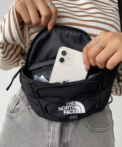 THE NORTH FACE（ザノースフェイス）の「【THE NORTH FACE】Jester  Lumbar ボディバッグ（ボディバッグ/ウエストポーチ・レディース・ブラック・FREE）」の8枚目の写真