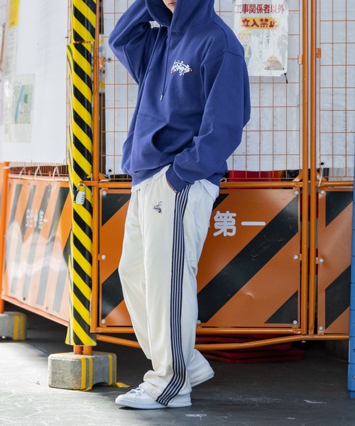 JOHN'S CLOSET(ジョンズクローゼット)の「【13 サイドライン ワンポイント刺繍 ベロアトラックパンツ(その他パンツ・メンズ・ブラウン/ホワイト/ワイン/ブラック・LARGE/MEDIUM)」の14枚目の写真