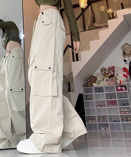 gossip!ロサンゼルス(ゴシップロサンゼルス)の「YUGA ハイウエストカーゴパンツ(カーゴパンツ・レディース・カーキ/ブラック/オフホワイト/グレー・L/M)」の6枚目の写真