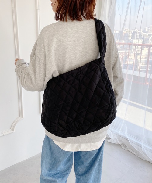 MYMOOD.(マイムード)の「【A4サイズ収納可】キルティングショルダーバッグ マザーズ トラベルバッグ(ショルダーバッグ・レディース・アイボリー/ブラック・FREE)」の21枚目の写真