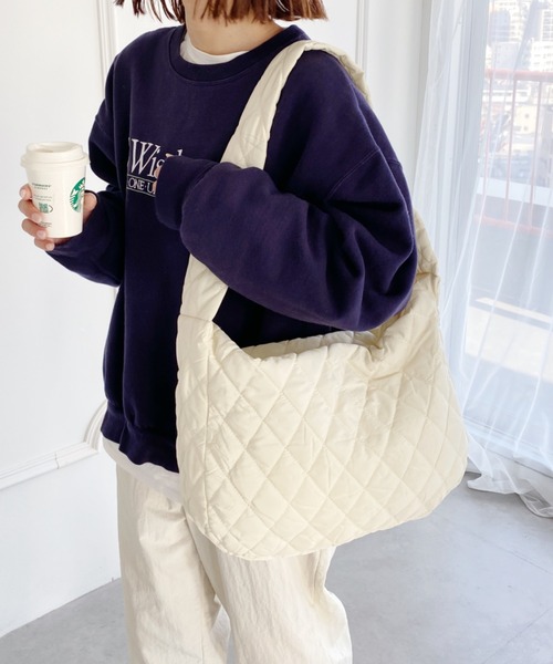 MYMOOD.(マイムード)の「【A4サイズ収納可】キルティングショルダーバッグ マザーズ トラベルバッグ(ショルダーバッグ・レディース・アイボリー/ブラック・FREE)」の13枚目の写真