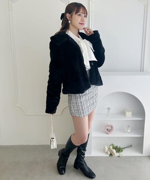 Loueme(ルエム)の「フェイクファー襟付きショートコート(その他アウター・レディース・ホワイト/ピンク/ブラック/グレー/ベージュ・FREE)」の10枚目の写真
